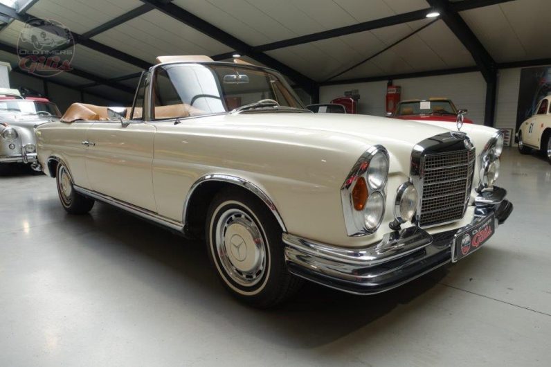 1963 Mercedes 220SE W111