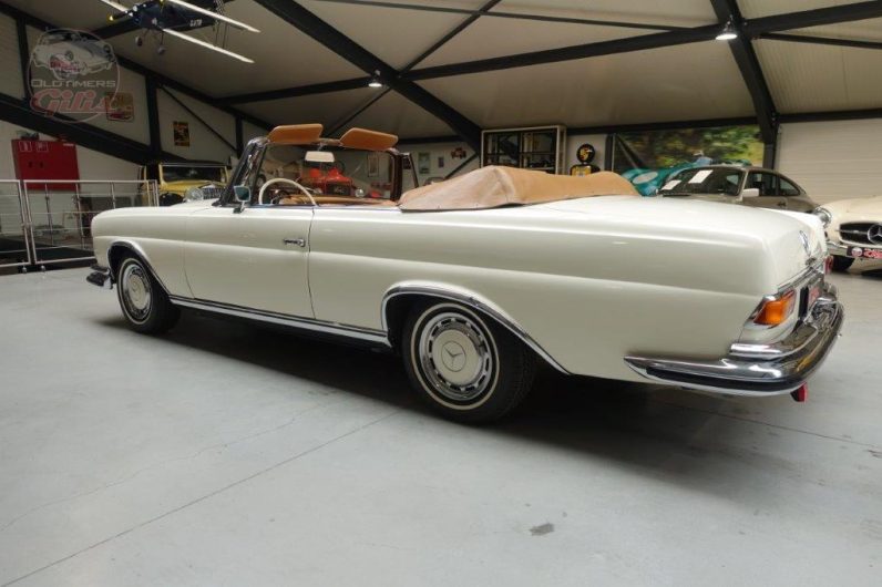 1963 Mercedes 220SE W111