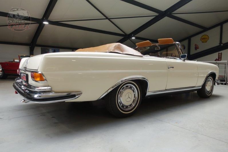 1963 Mercedes 220SE W111