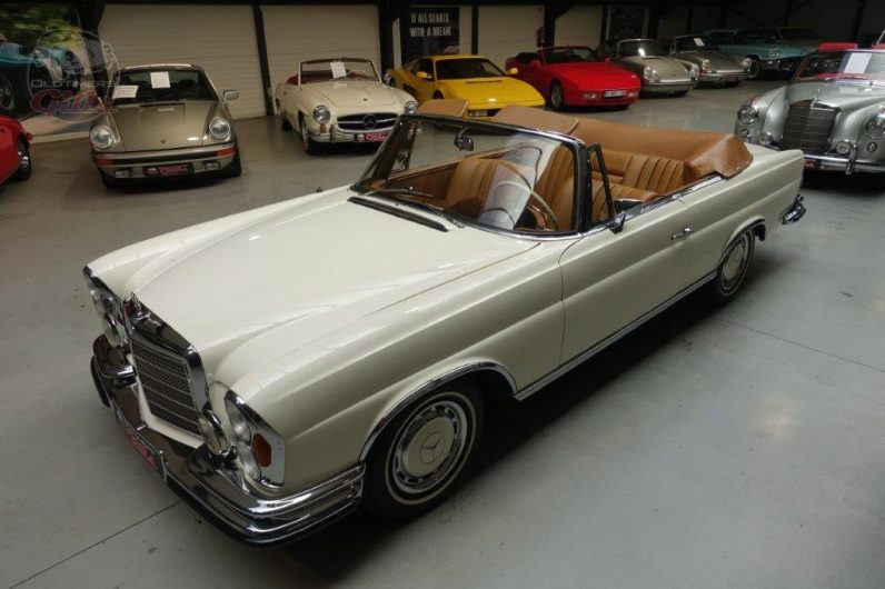 1963 Mercedes 220SE W111