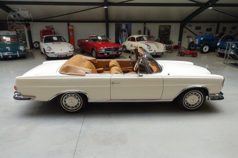 1963 Mercedes 220SE W111