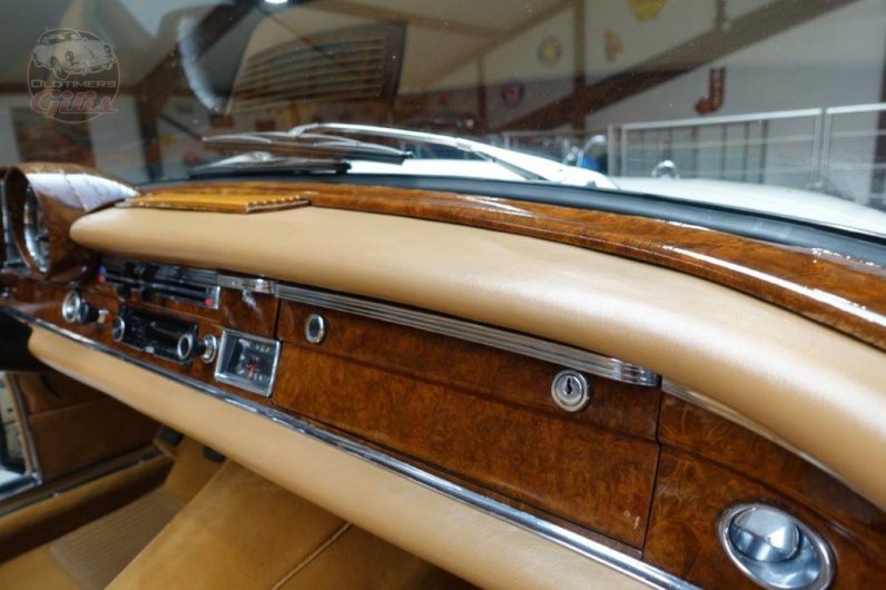 1963 Mercedes 220SE W111