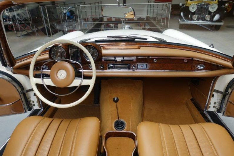 1963 Mercedes 220SE W111