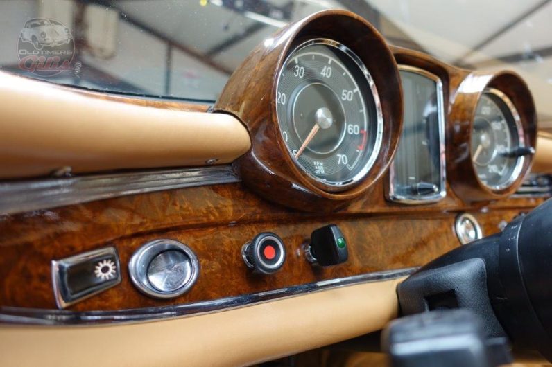 1963 Mercedes 220SE W111