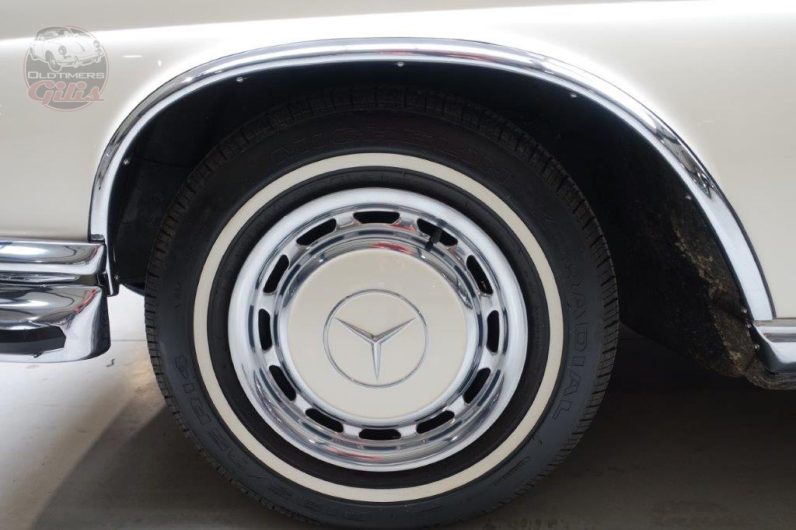 1963 Mercedes 220SE W111