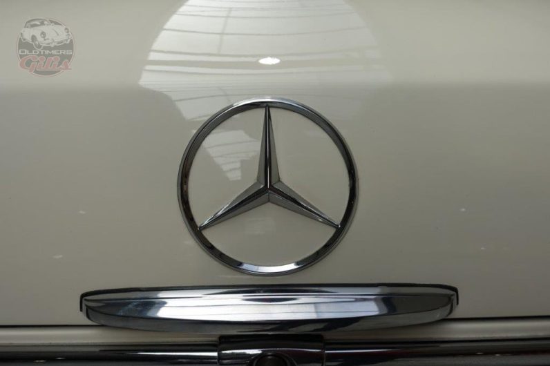 1963 Mercedes 220SE W111