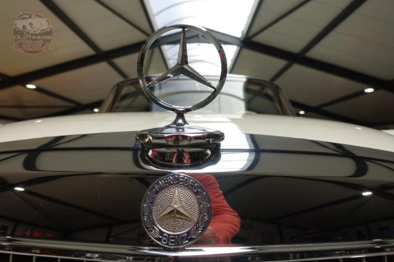 1963 Mercedes 220SE W111