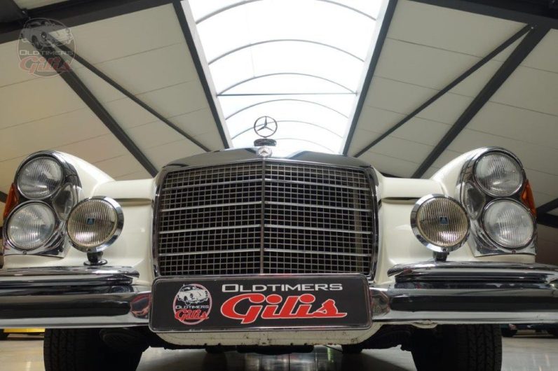 1963 Mercedes 220SE W111