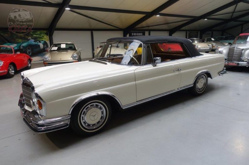 1963 Mercedes 220SE W111
