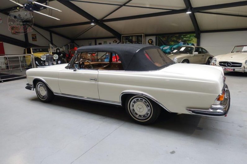 1963 Mercedes 220SE W111