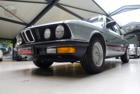 1982 BMW E28 518
