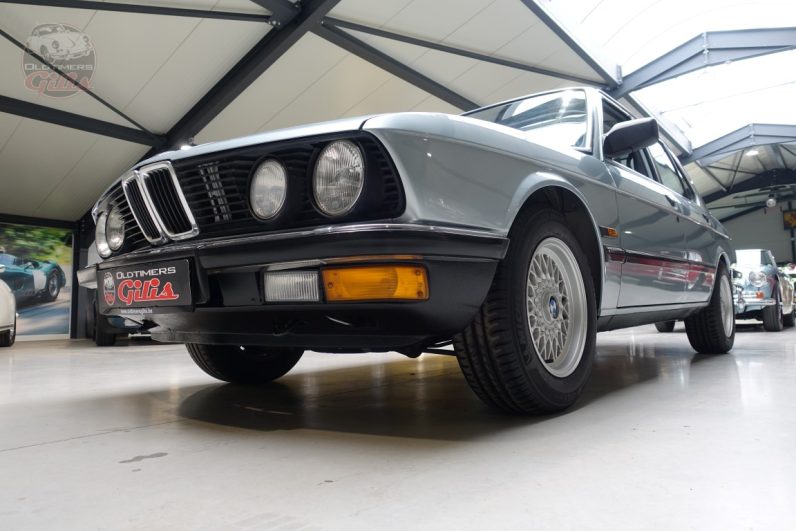 1982 BMW E28 518