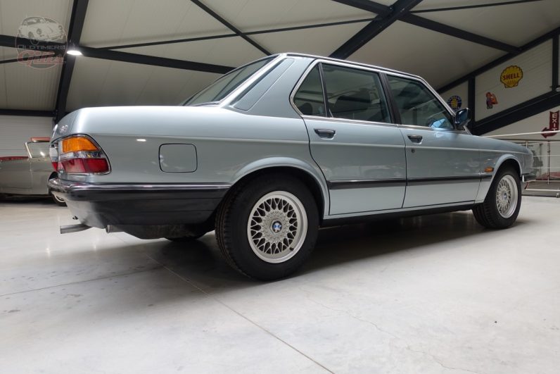 1982 BMW E28 518