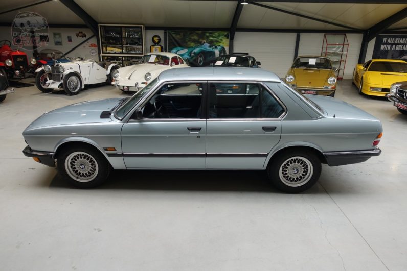 1982 BMW E28 518