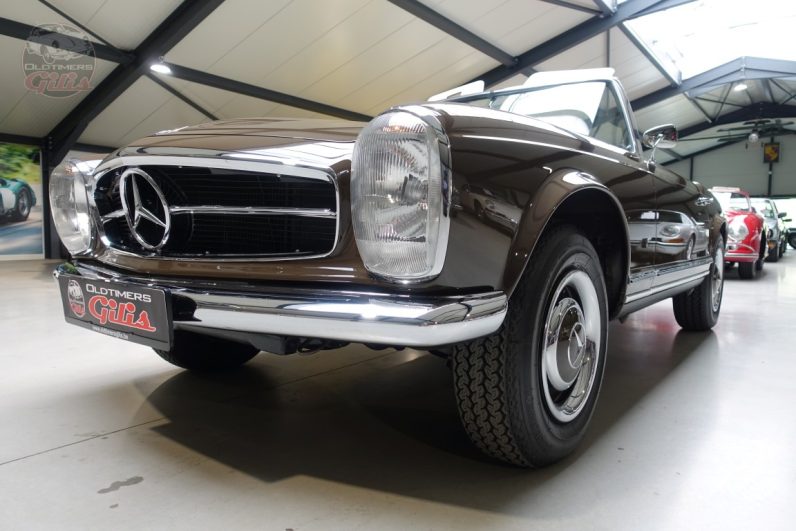 1965 Mercedes 230SL
