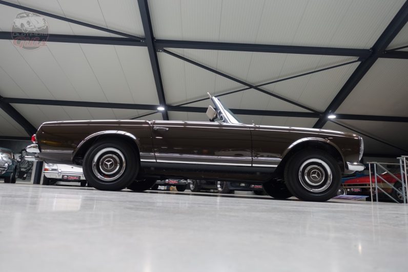 1965 Mercedes 230SL